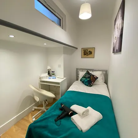 Cosy Private Rooms Near Euston Station, Central London